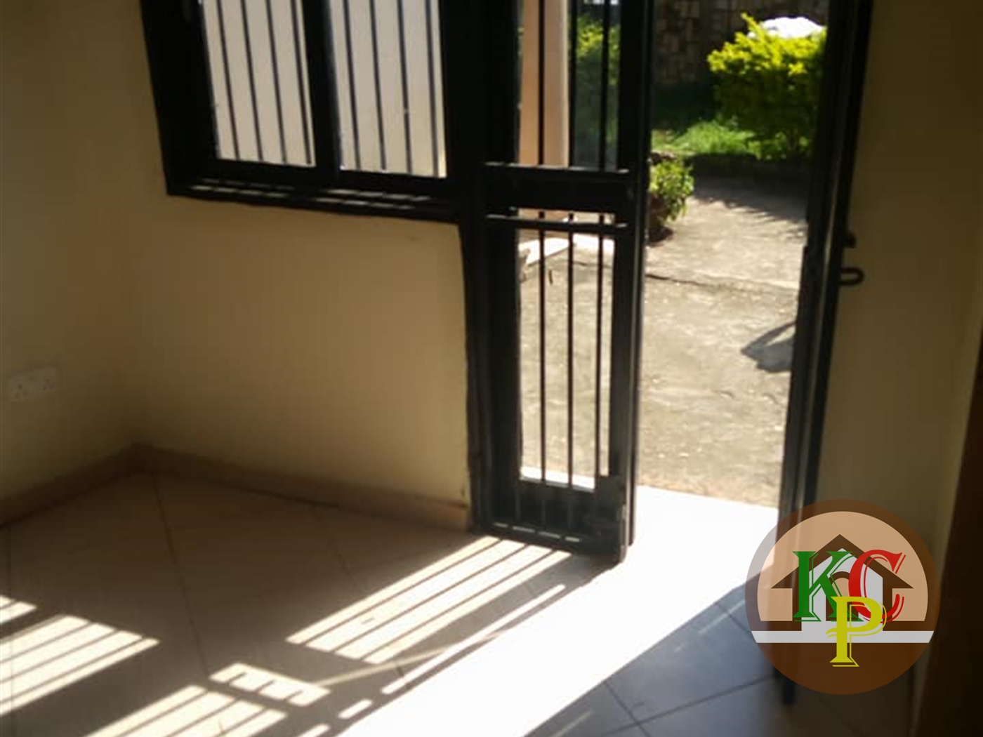 Semi Detached for rent in Bweyogerere Wakiso