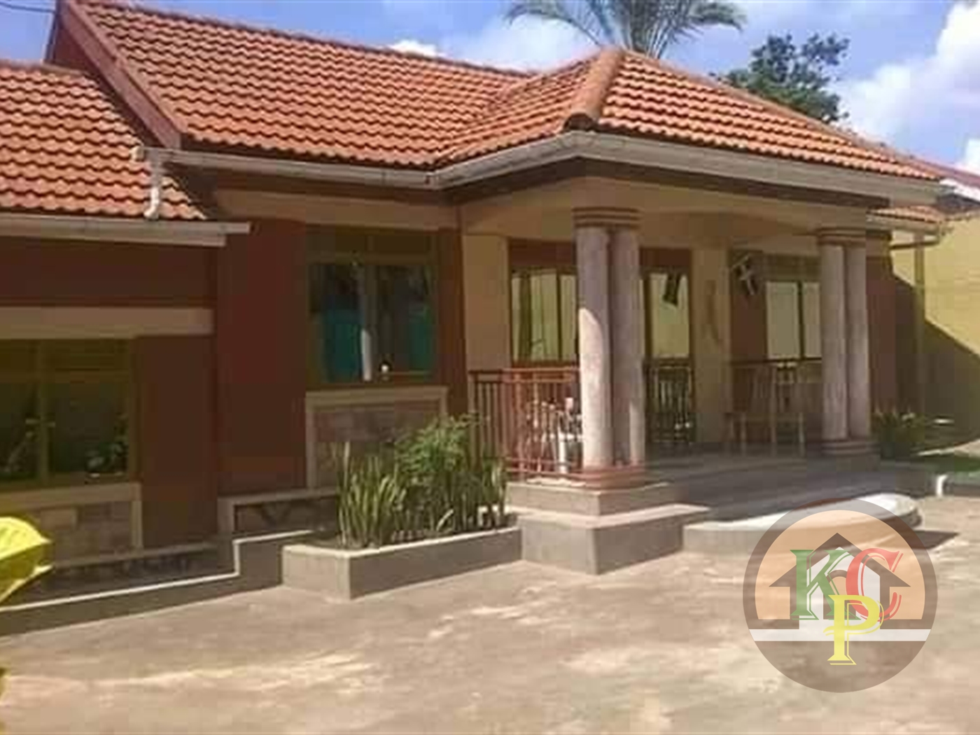 Bungalow for sale in Munyonyo Kampala