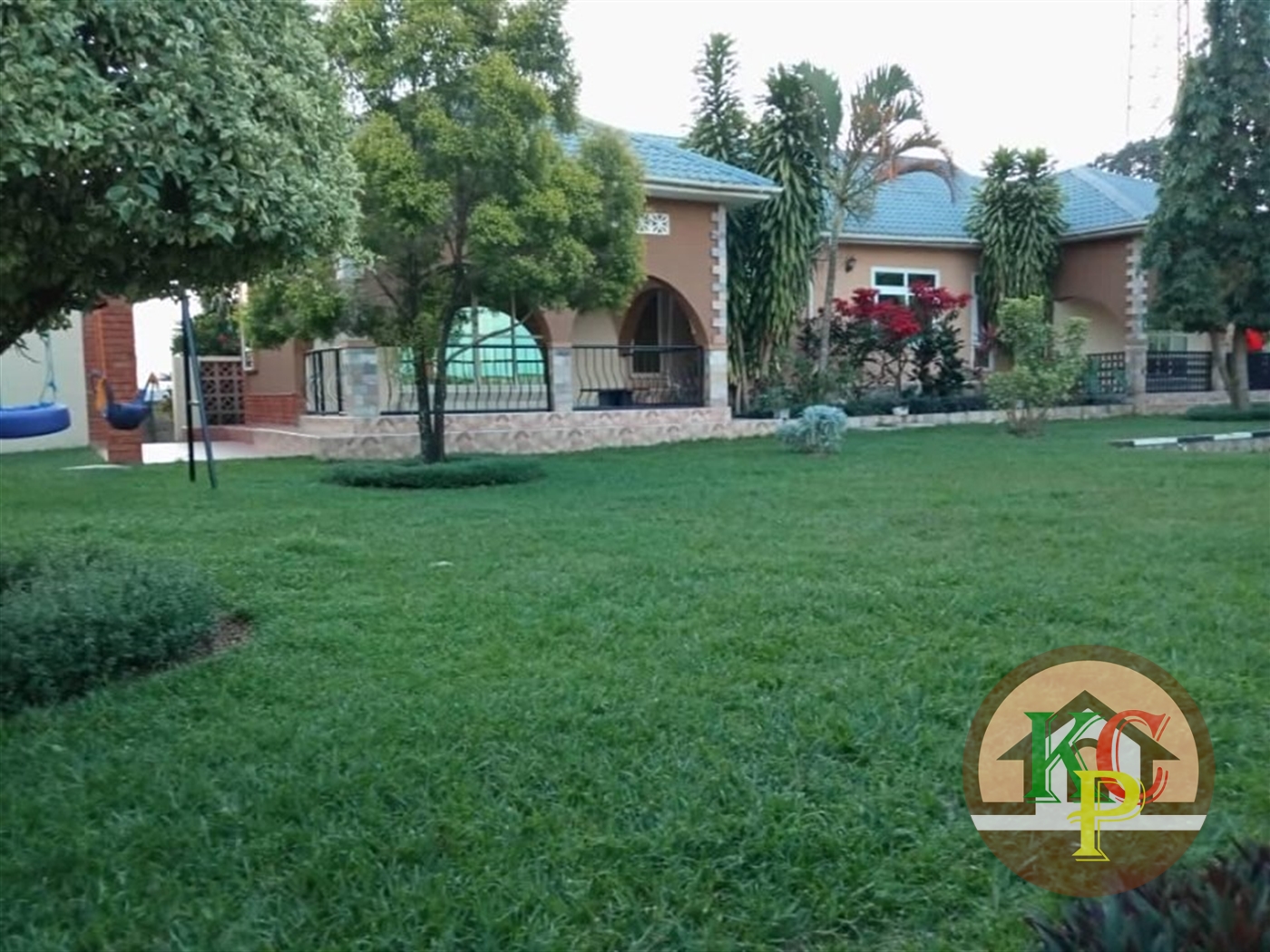 Mansion for sale in Lubowa Wakiso