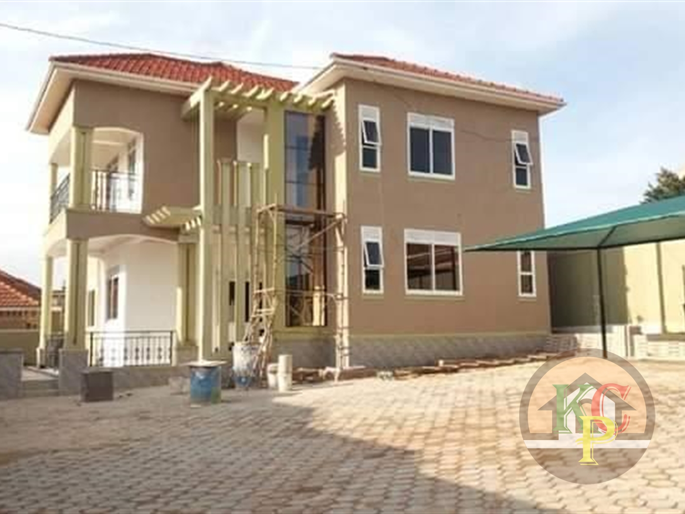 Mansion for sale in Kira Wakiso