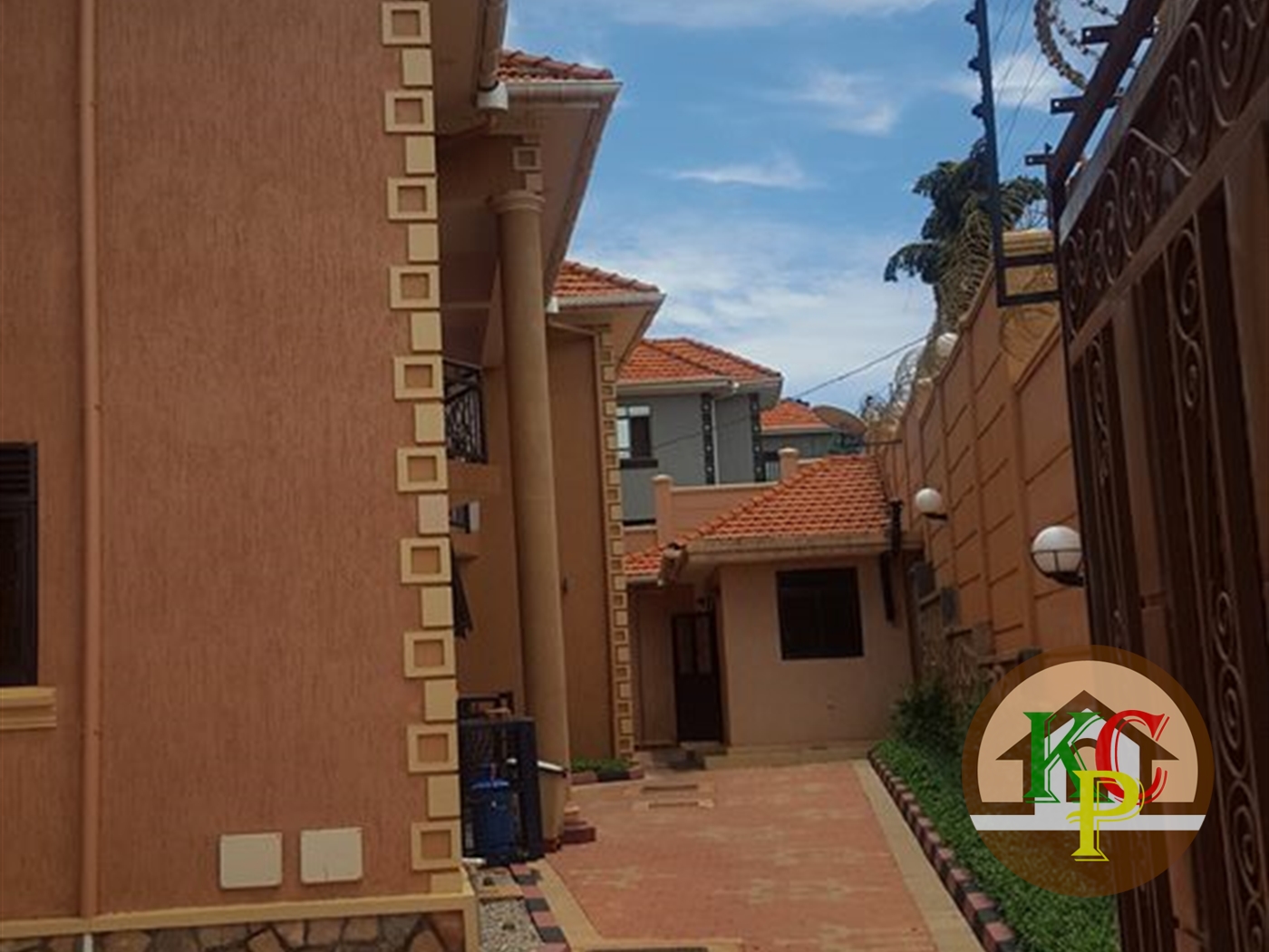 Mansion for rent in Lubowa Wakiso