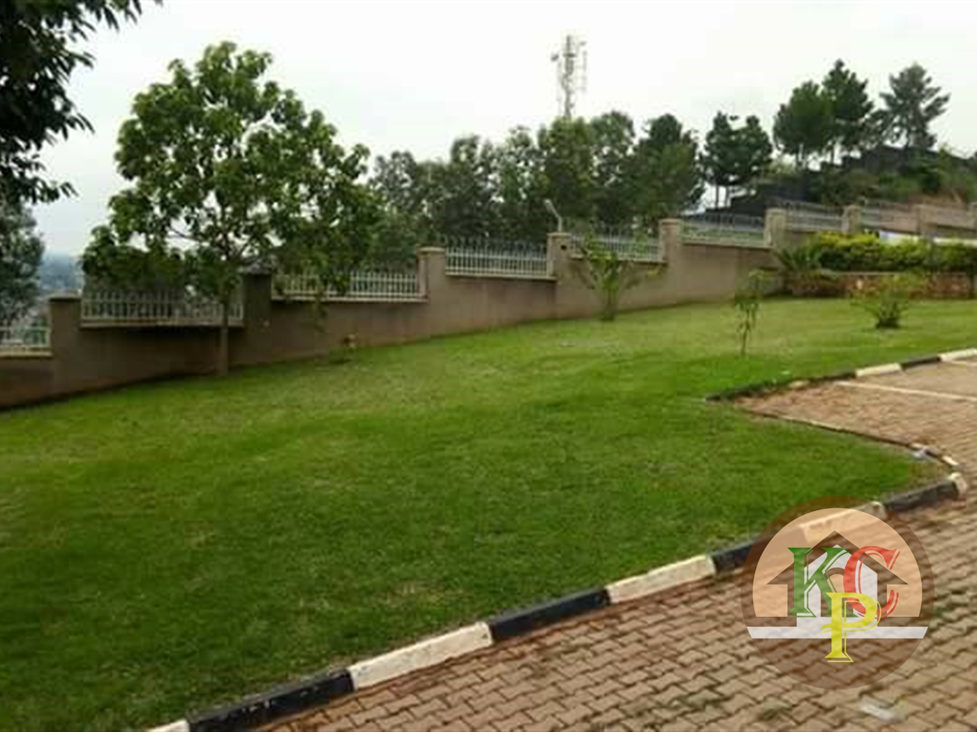 Semi Detached for rent in Mpererwe Kampala