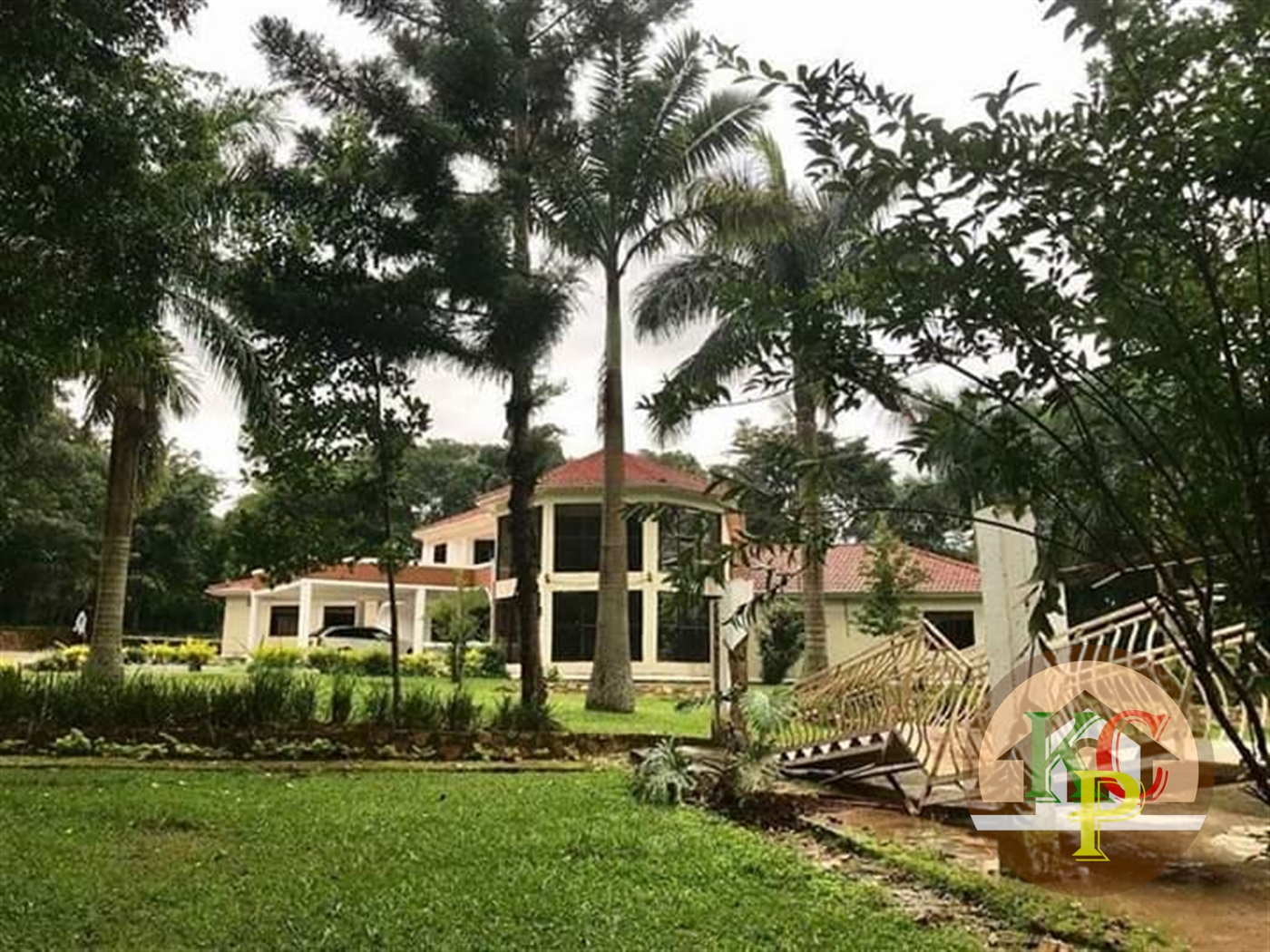 Mansion for sale in Gayaza Wakiso