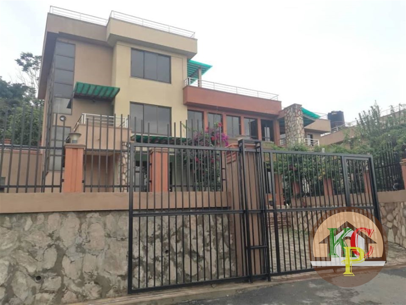 Mansion for sale in Munyonyo Kampala