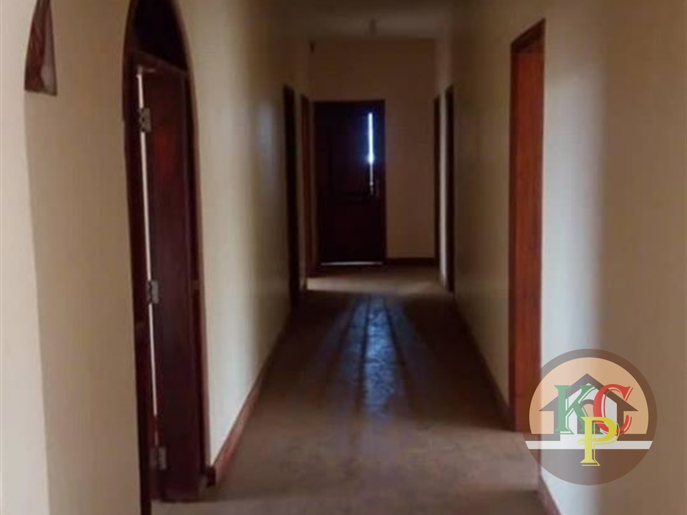 Shop for rent in Kamwokya Kampala