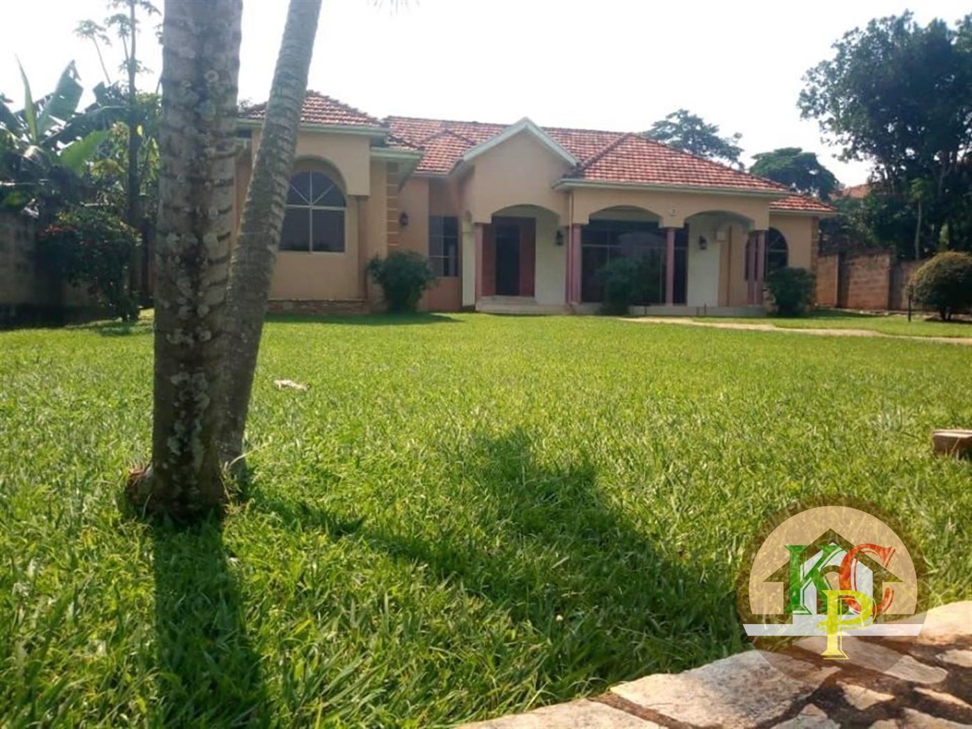 Mansion for rent in Luzira Kampala