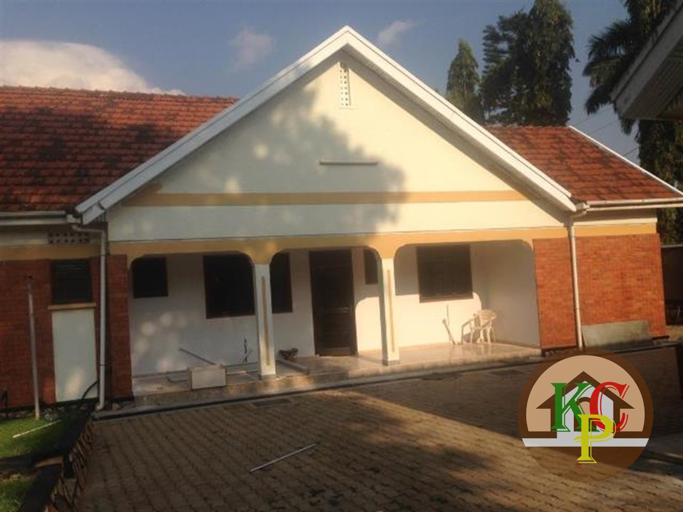 Bungalow for rent in Luzira Kampala