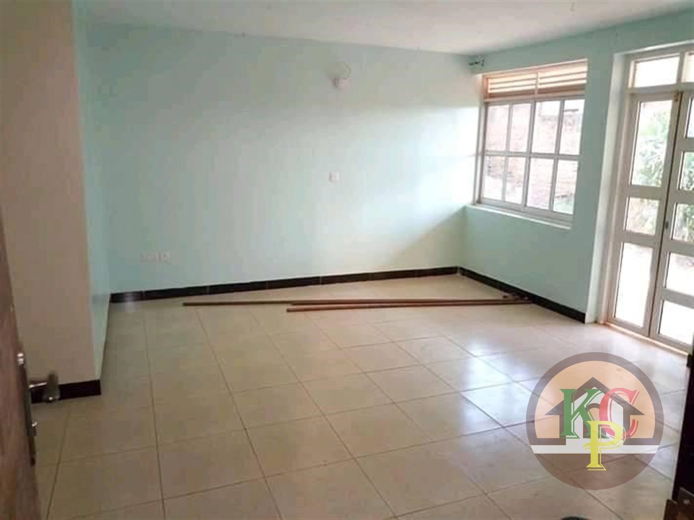 Mansion for rent in Kira Wakiso