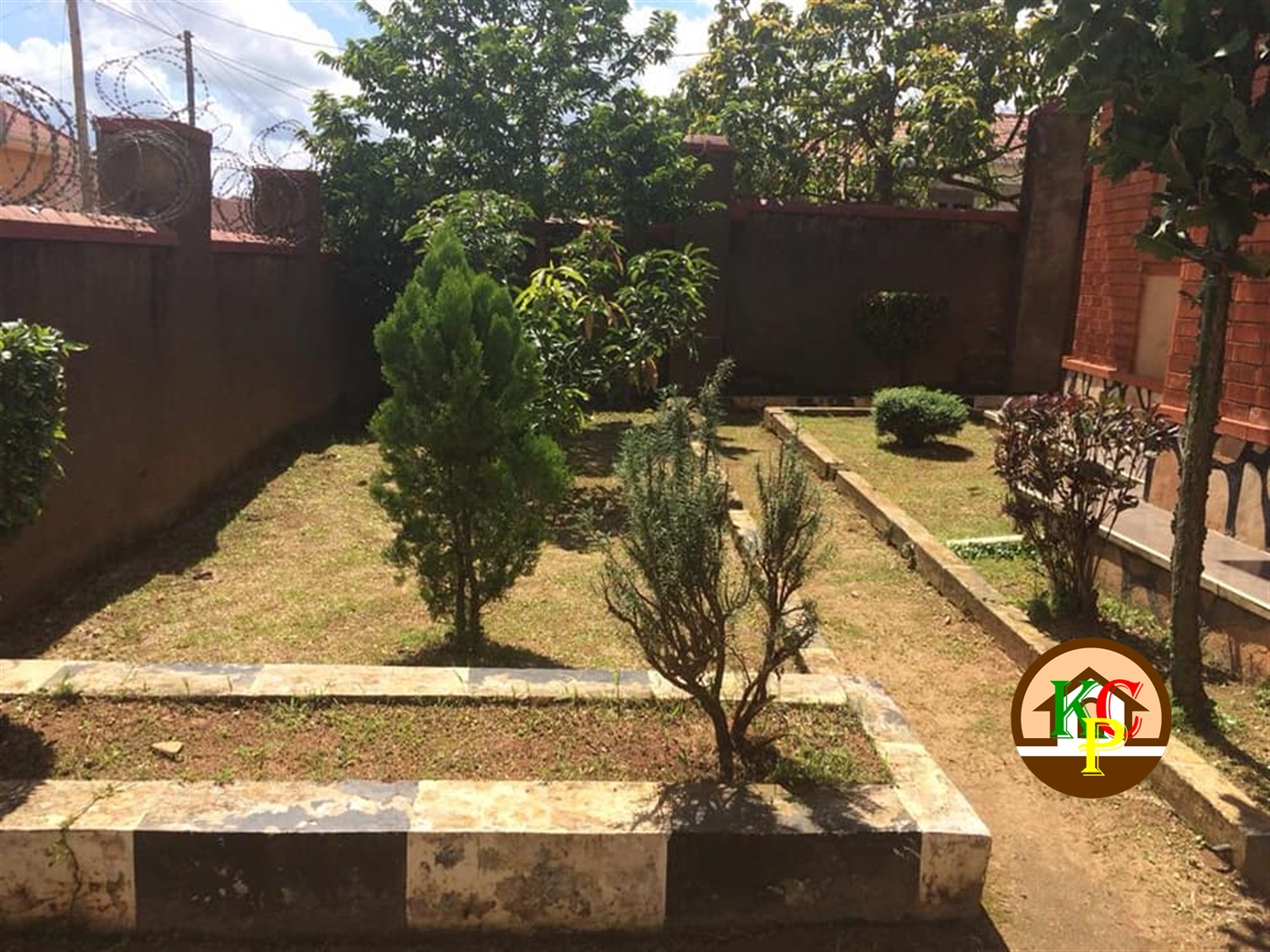 Bungalow for sale in Buloba Wakiso