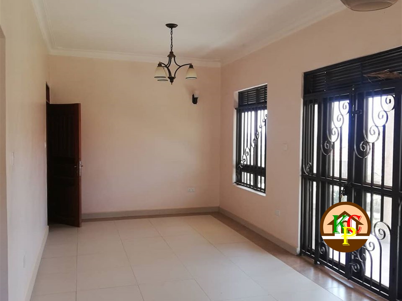 Mansion for rent in Kira Wakiso