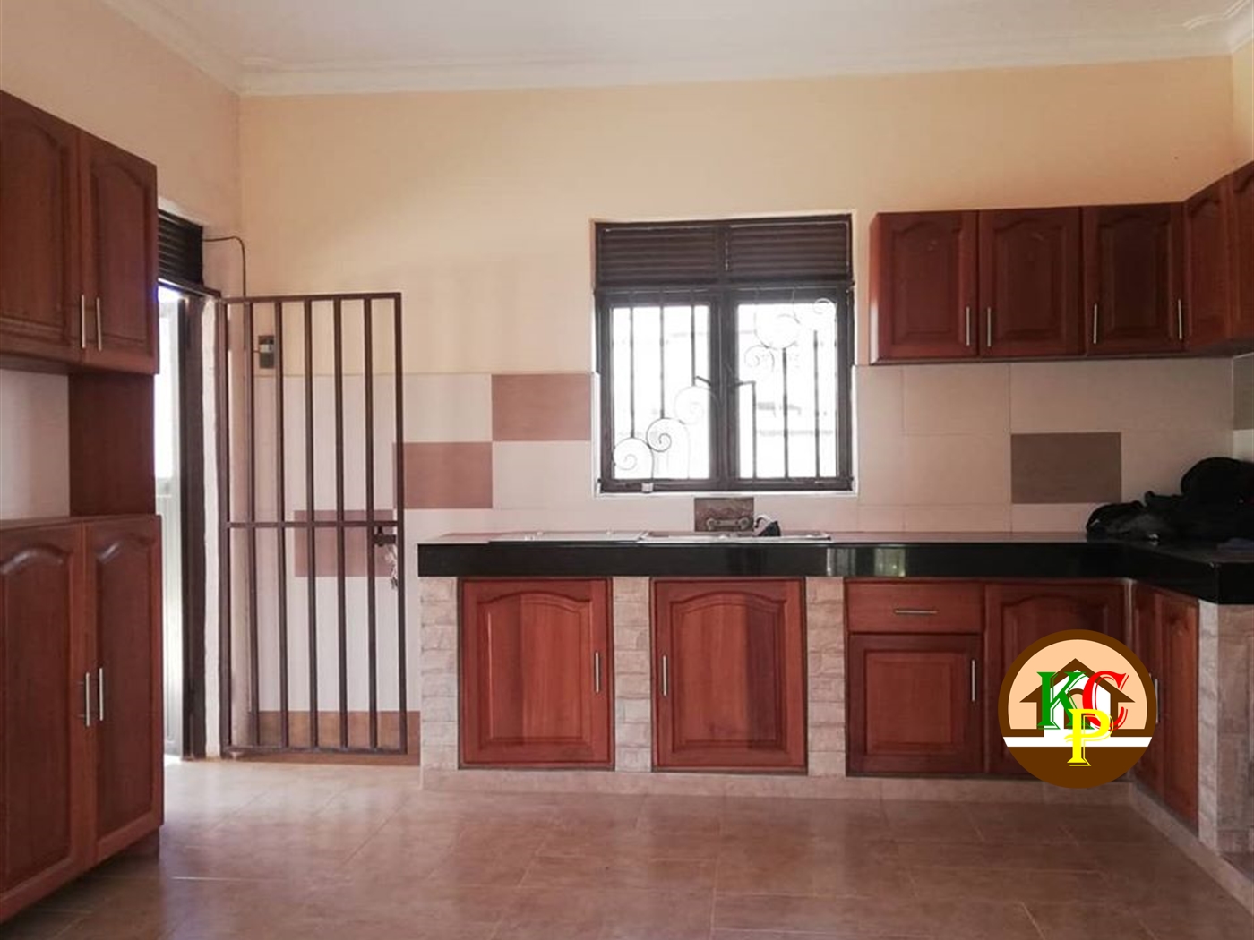 Mansion for rent in Kira Wakiso