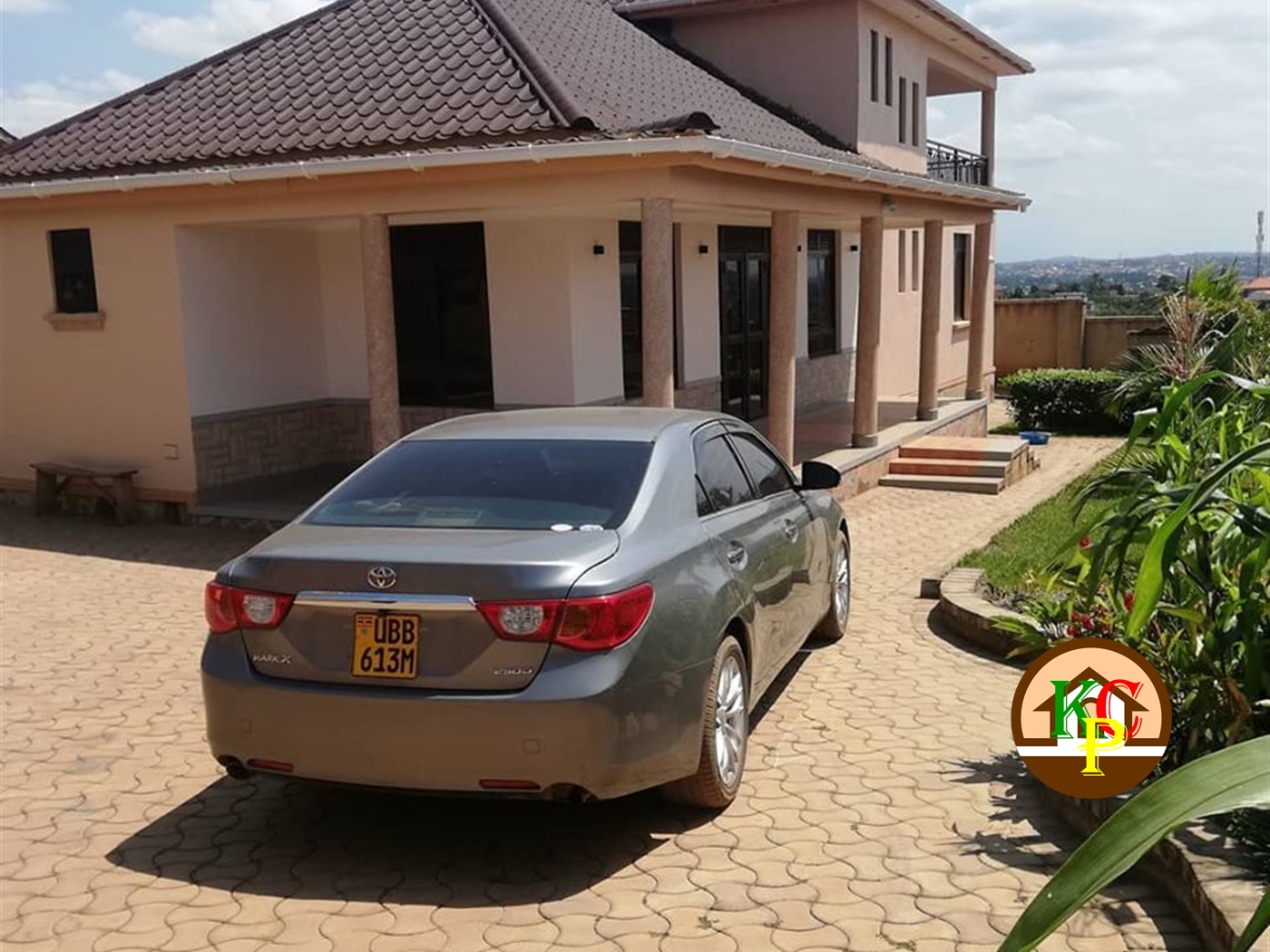 Mansion for rent in Kira Wakiso