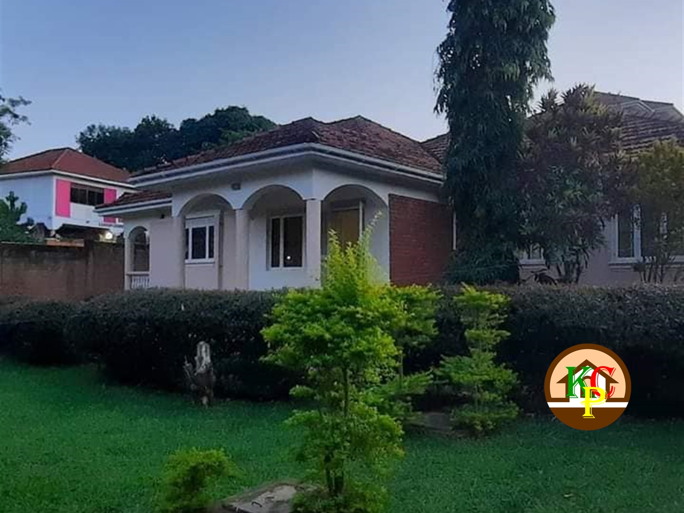 Bungalow for rent in Kiwaatule Kampala