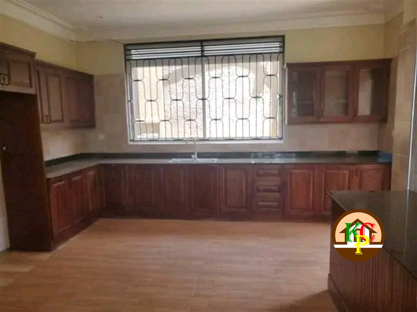 Storeyed house for rent in Munyonyo Kampala