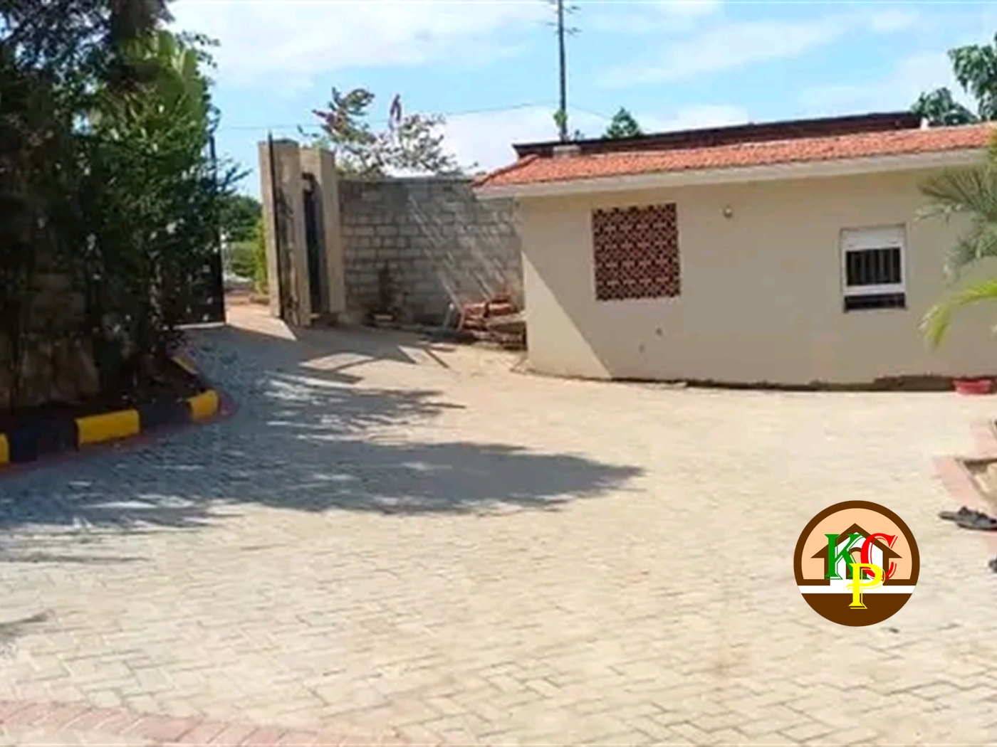 Storeyed house for sale in Munyonyo Kampala