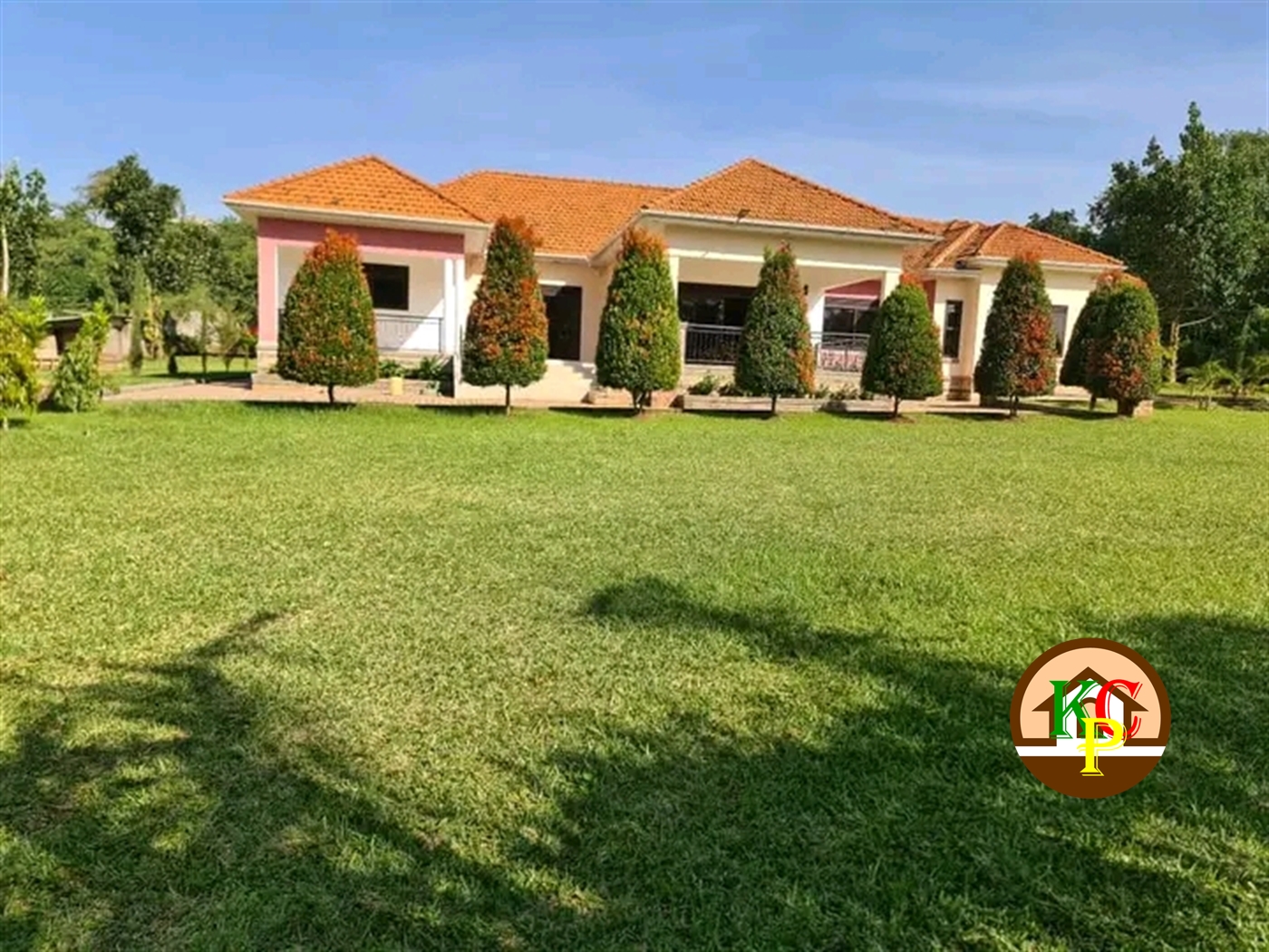 Bungalow for sale in Kiwenda Wakiso