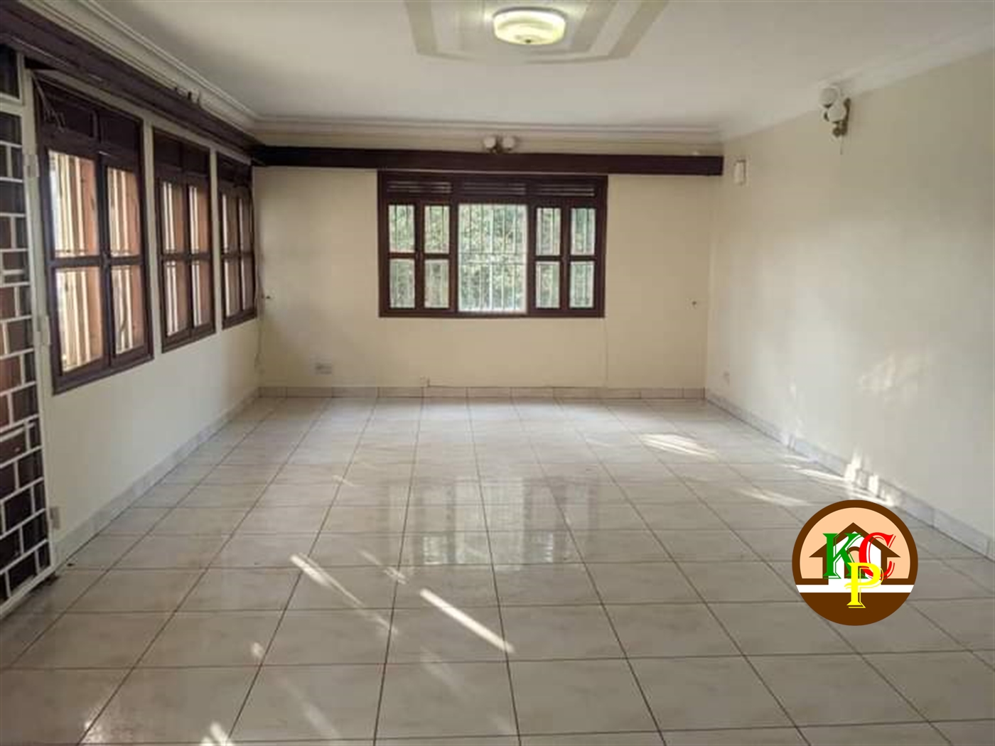 Storeyed house for rent in Bugoloobi Wakiso