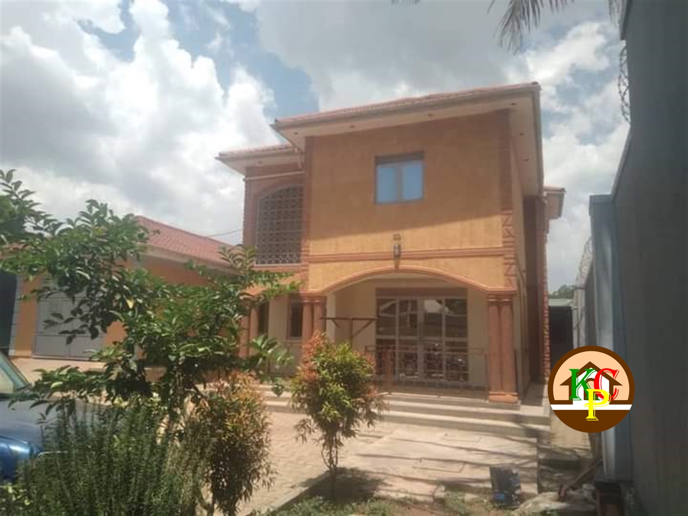 Storeyed house for sale in Bweyogerere Wakiso