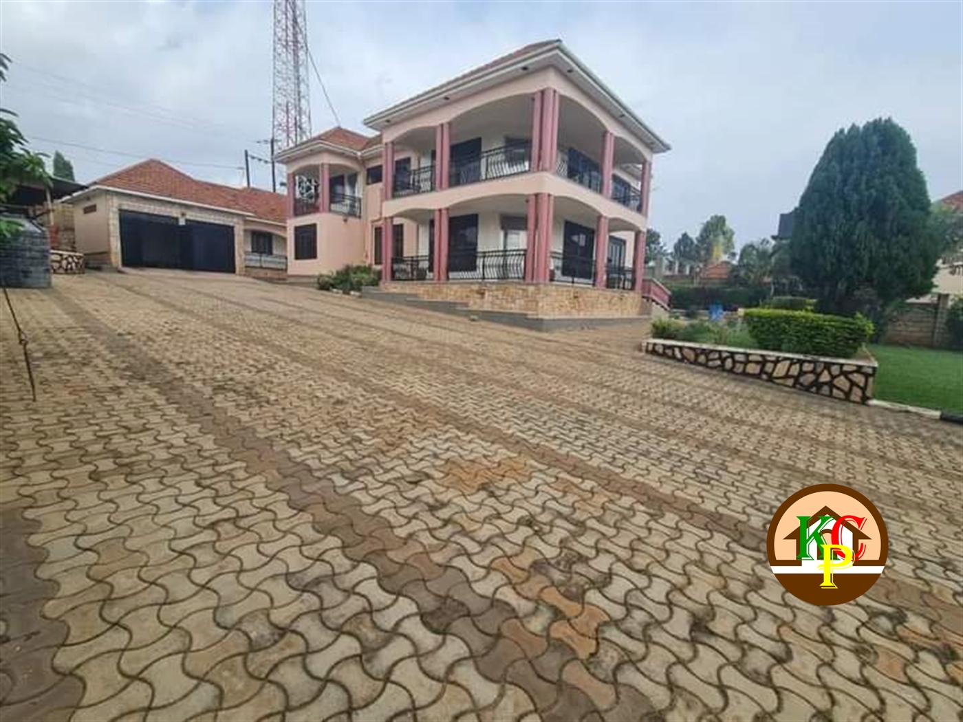 Storeyed house for sale in Lubowa Wakiso