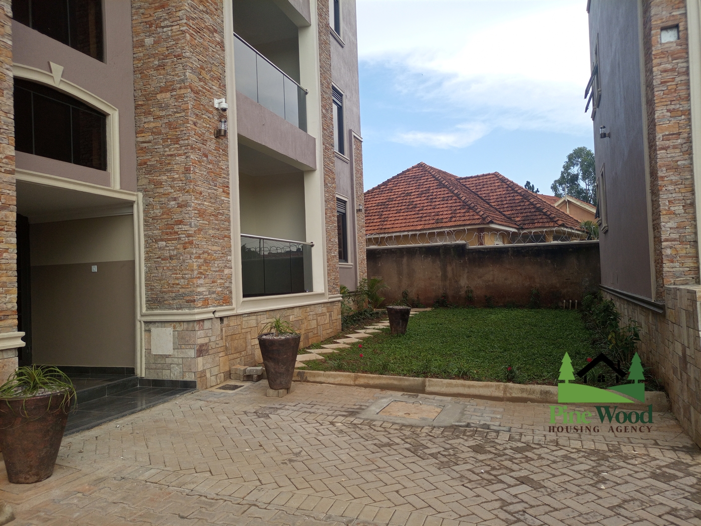 Apartment for rent in Kiwaatule Kampala