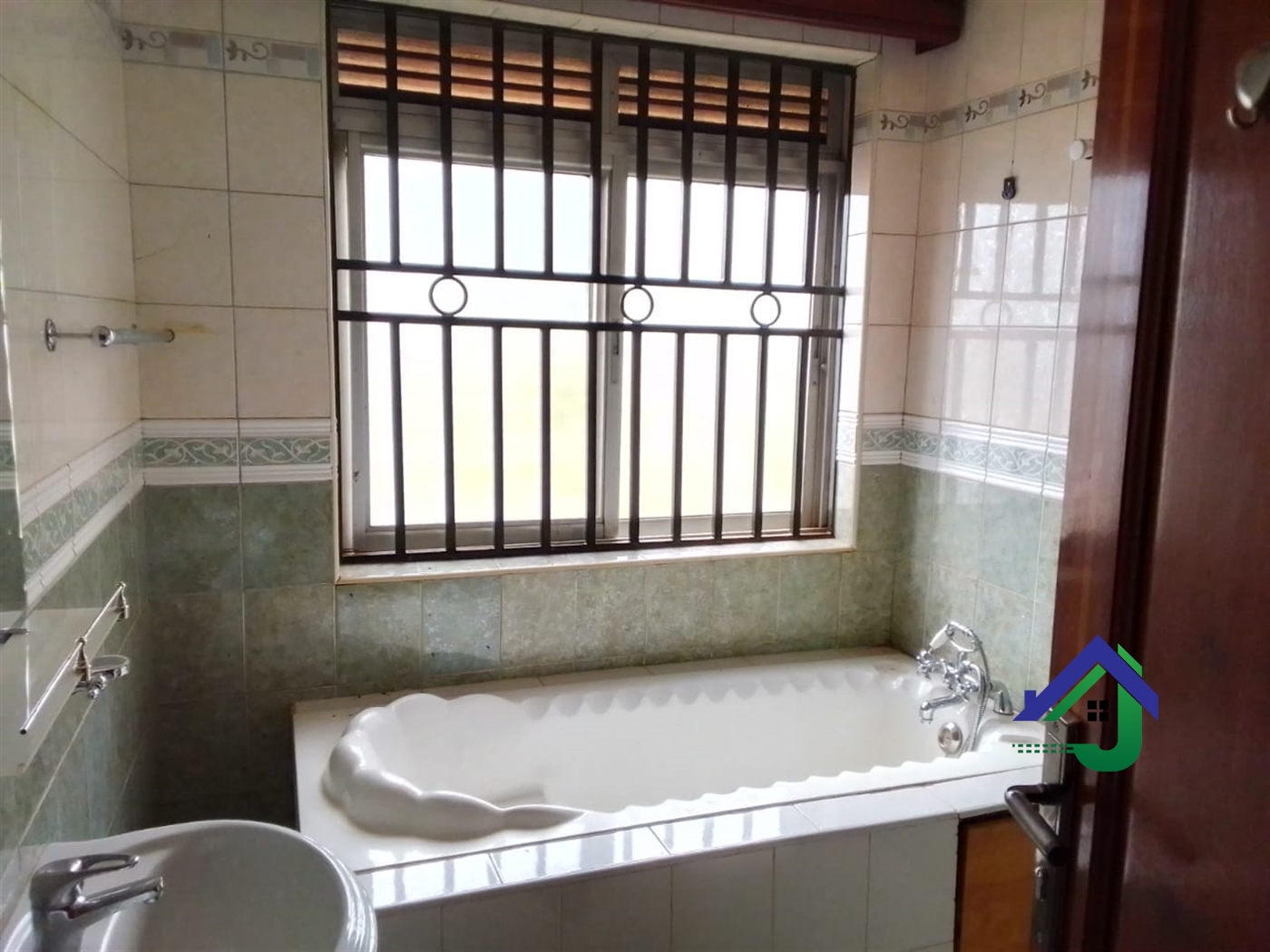 Storeyed house for rent in Naguru Kampala