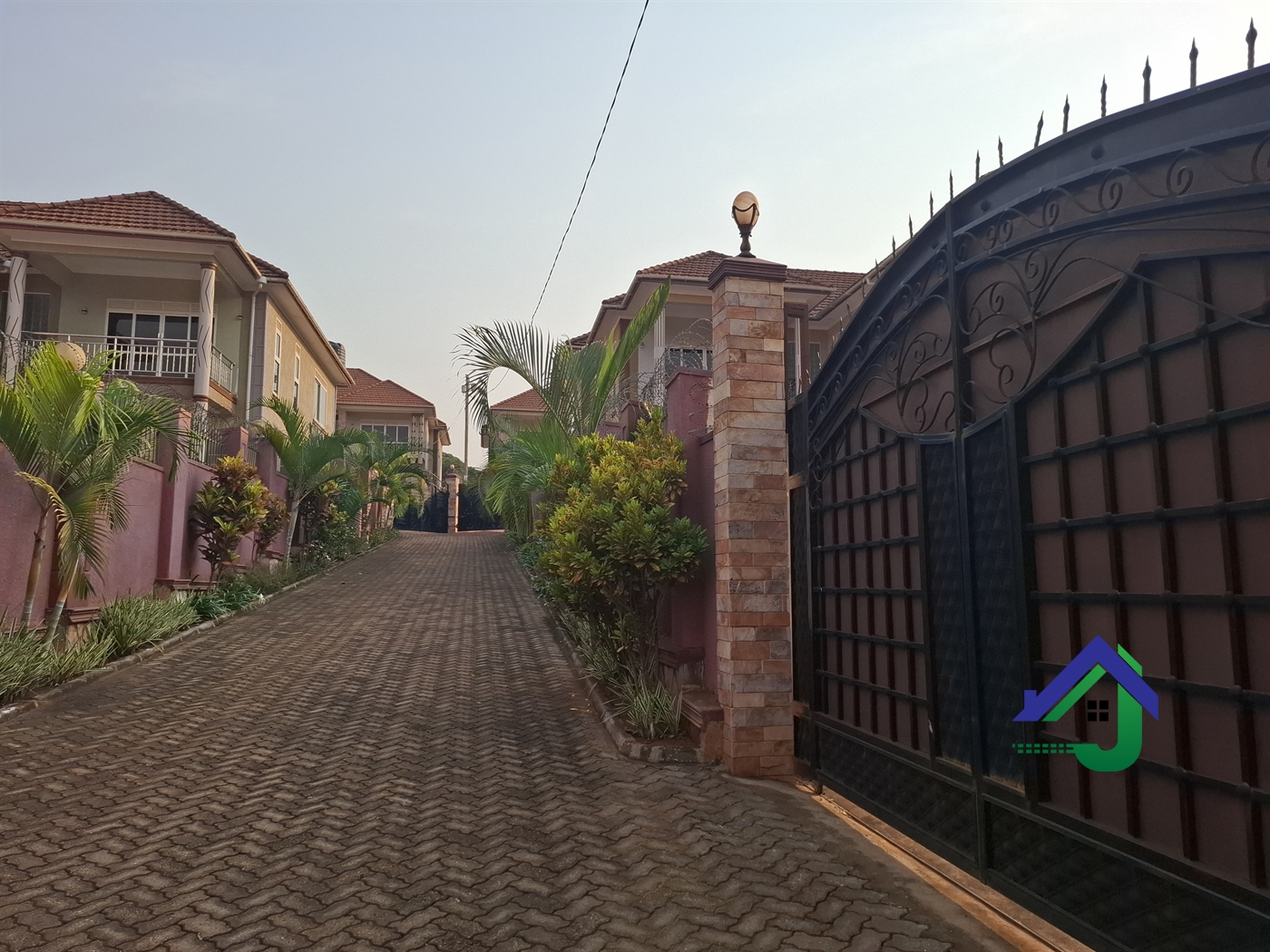 Duplex for sale in Akright Wakiso