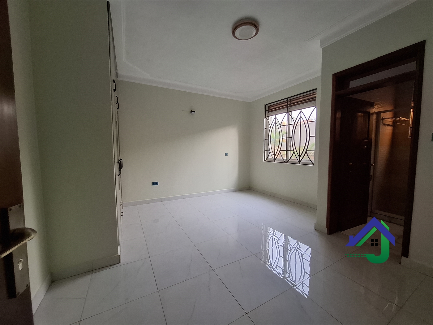 Duplex for sale in Akright Wakiso