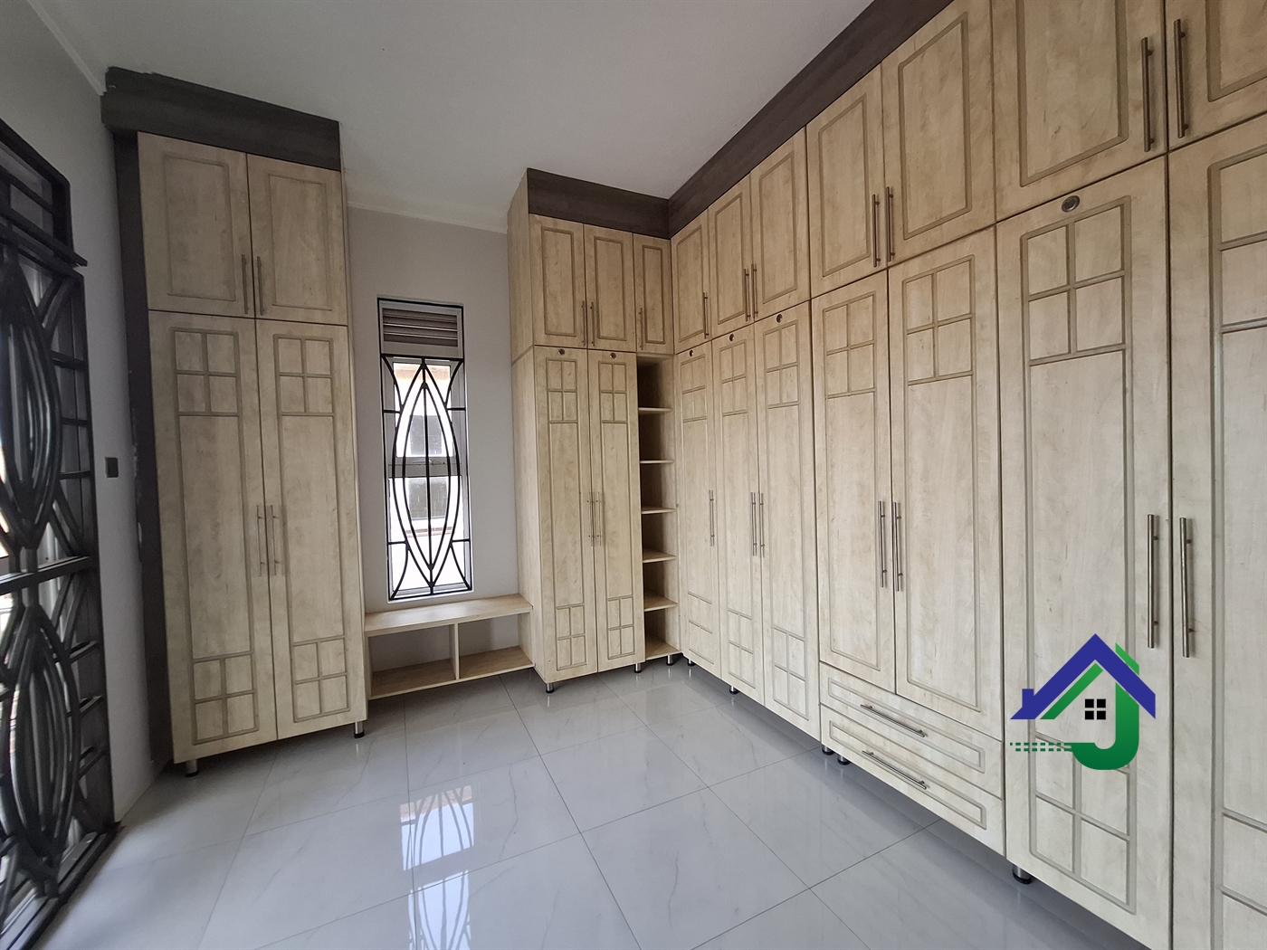 Duplex for sale in Akright Wakiso