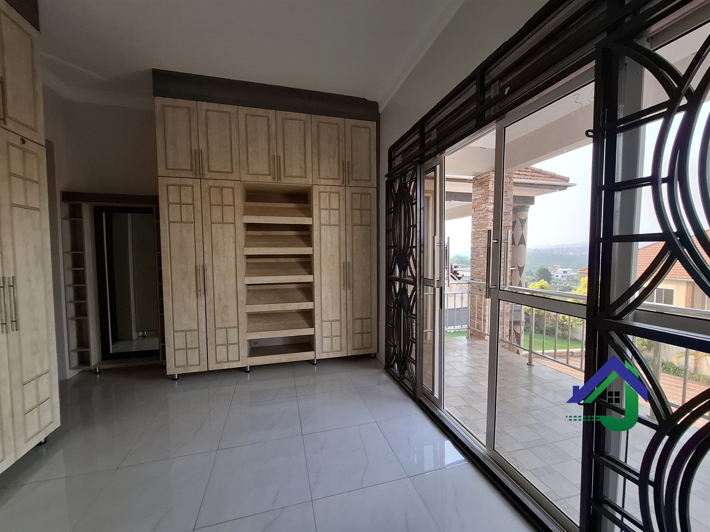 Duplex for sale in Akright Wakiso