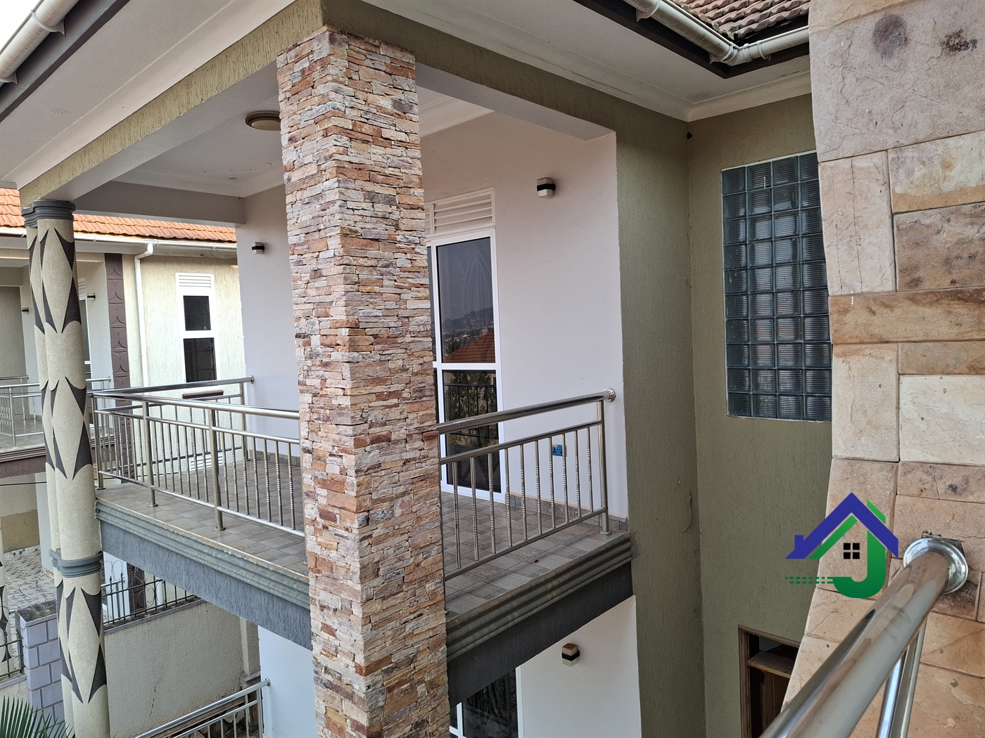 Duplex for sale in Akright Wakiso