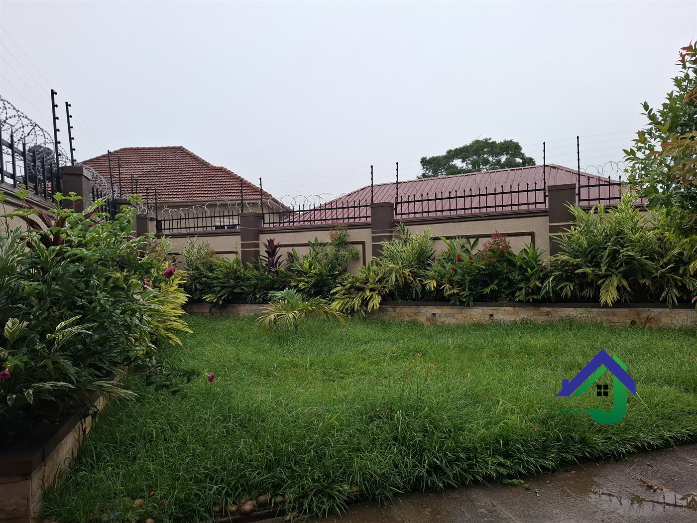 Duplex for sale in Najjeta Wakiso