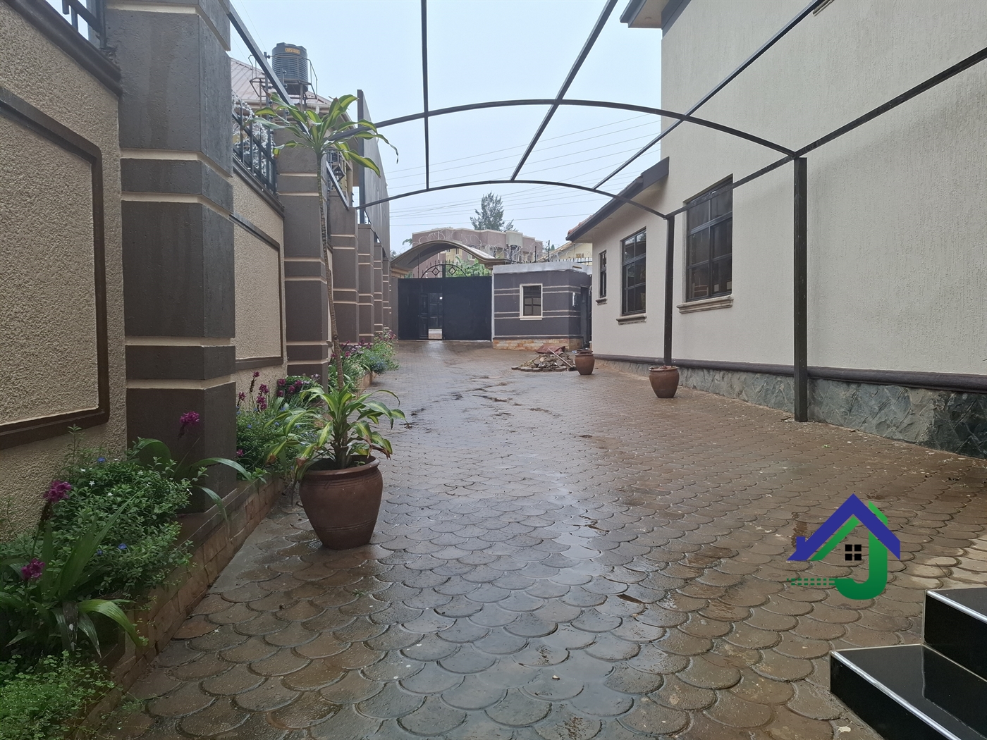 Duplex for sale in Najjeta Wakiso