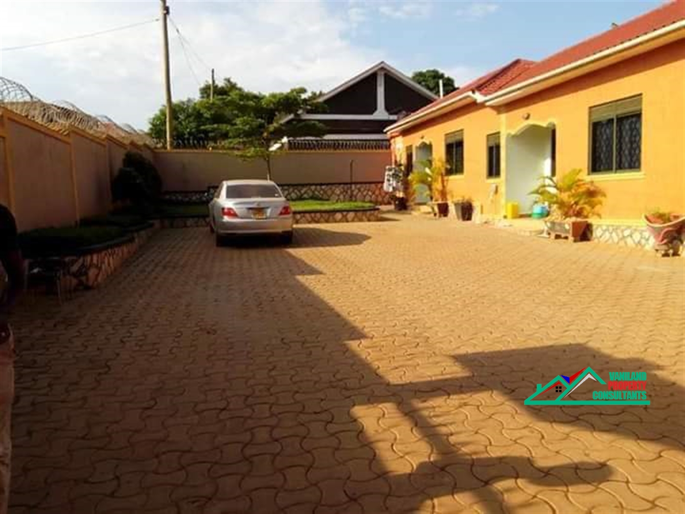 Semi Detached for rent in Kisaasi Kampala