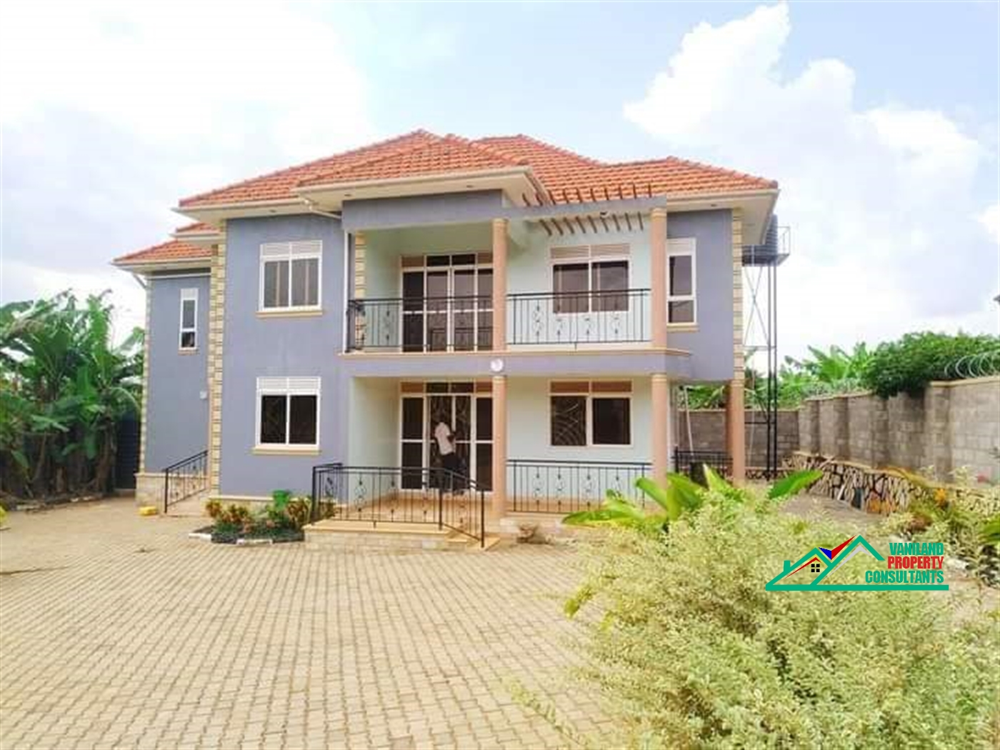 Mansion for sale in Kira Wakiso