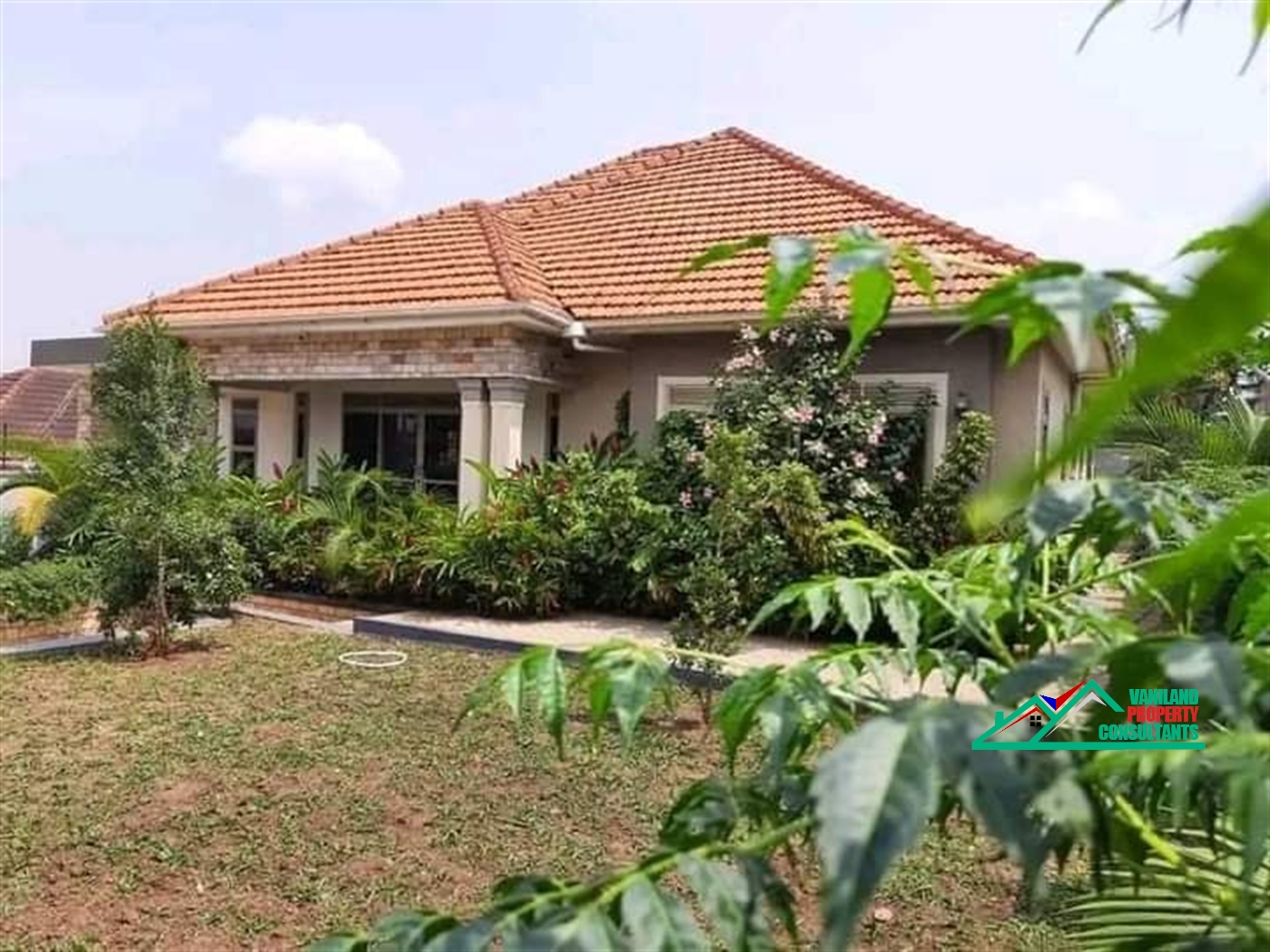 Bungalow for sale in Kitende Wakiso