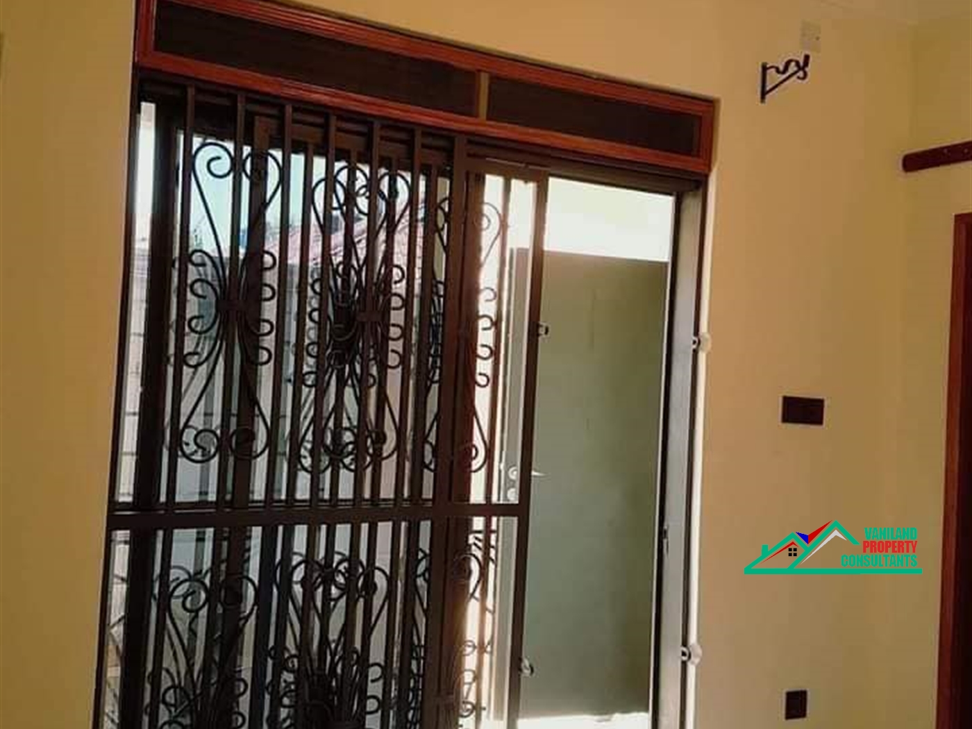 Semi Detached for rent in Nakasanja Kampala