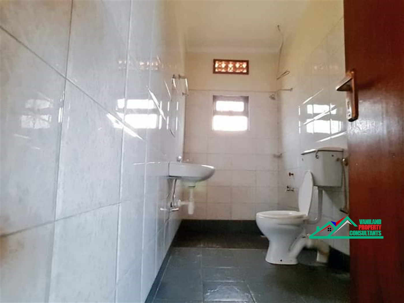 Semi Detached for rent in Najjera Kampala