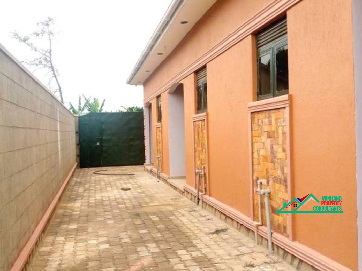 Semi Detached for rent in Mpererwe Kampala