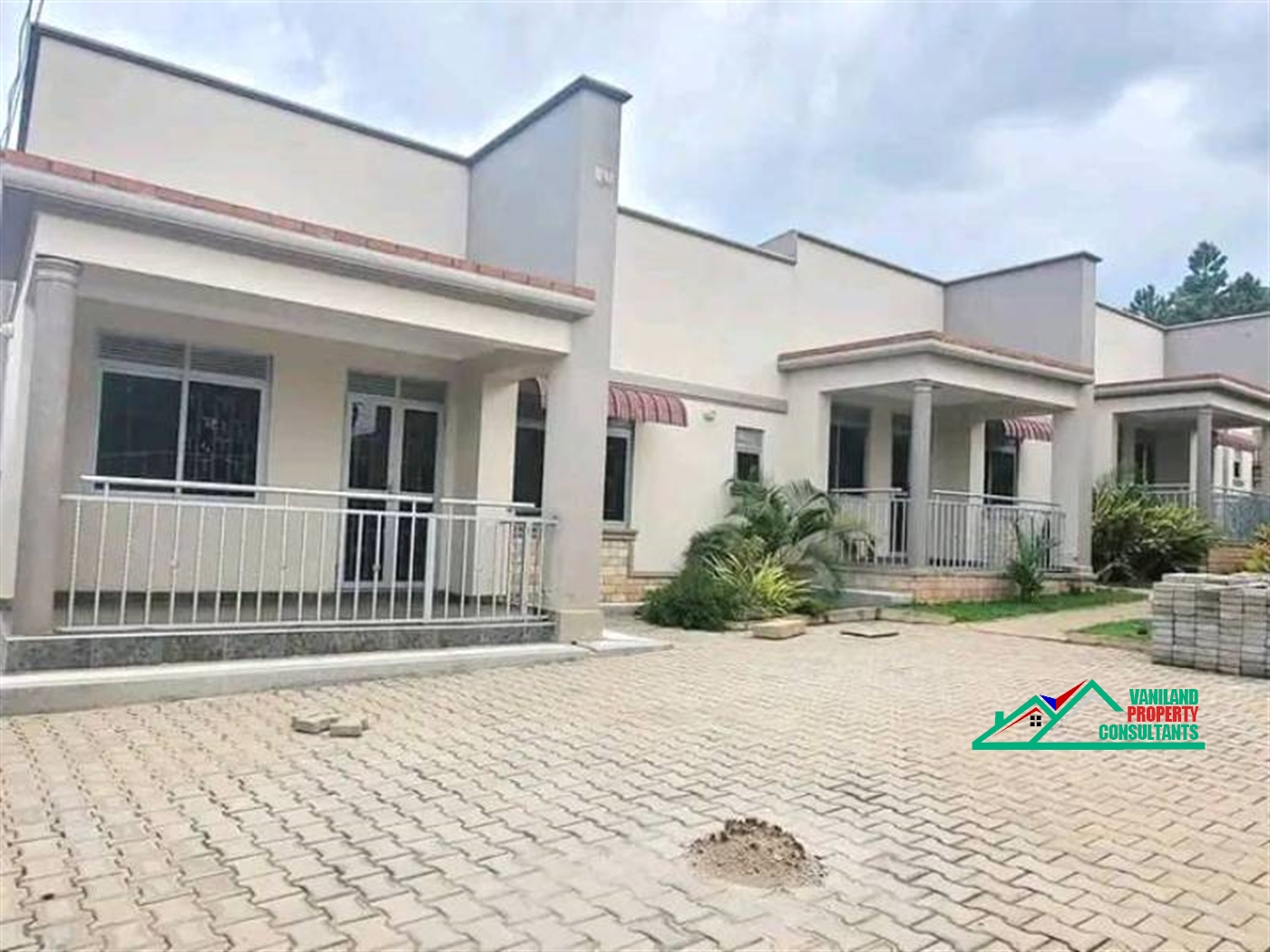 Semi Detached for rent in Mpererwe Kampala