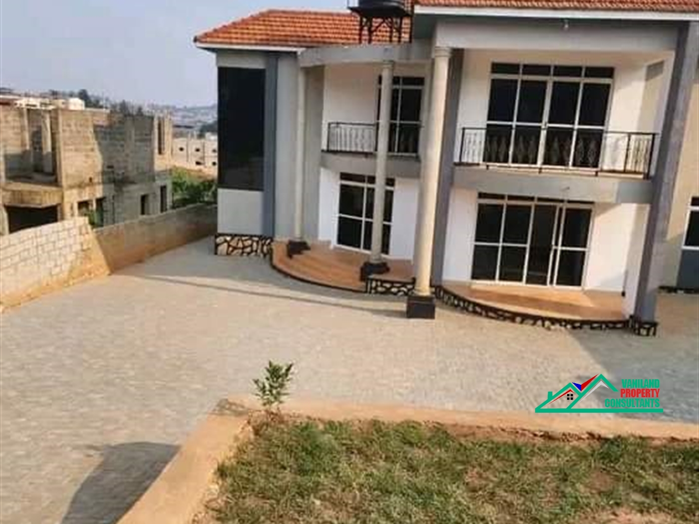 Storeyed house for rent in Kyambogo Wakiso