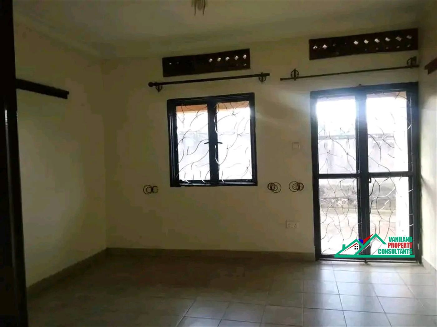 Semi Detached for rent in Mbuyaa Wakiso