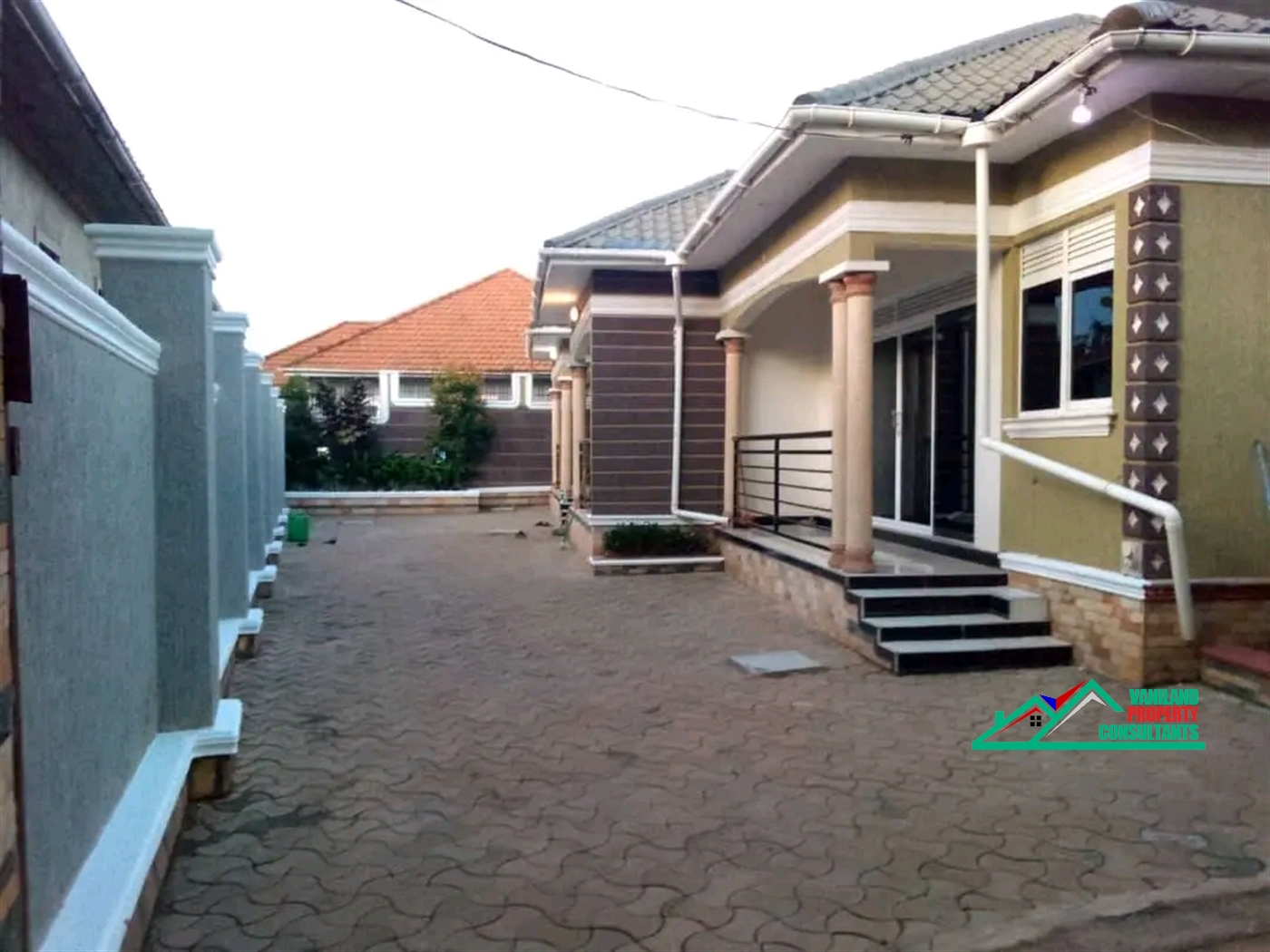 Semi Detached for rent in Mbuyaa Wakiso