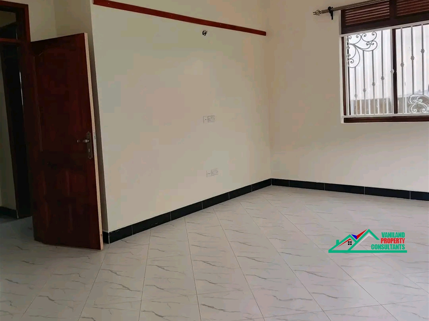 Semi Detached for rent in Mbuyaa Kampala