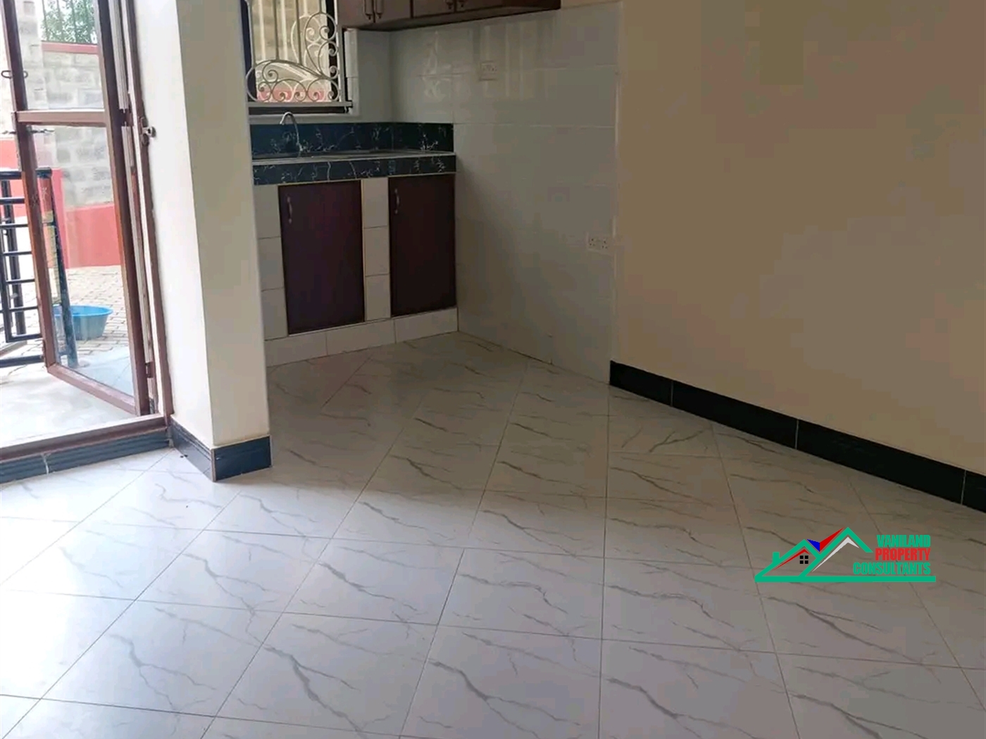 Semi Detached for rent in Mbuyaa Kampala