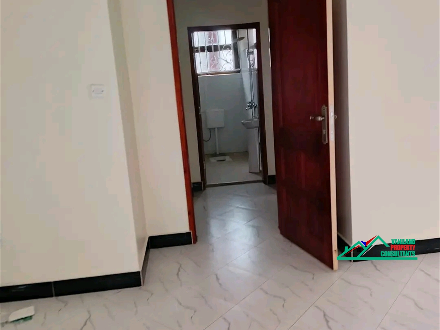 Semi Detached for rent in Mbuyaa Kampala