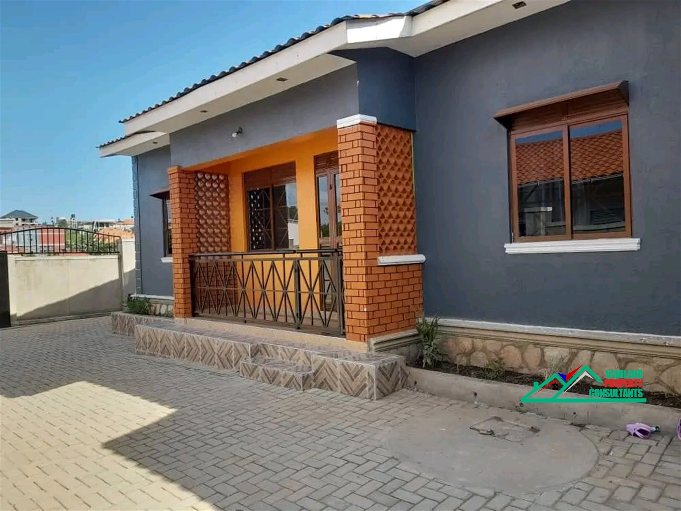 Semi Detached for rent in Mutungo Kampala