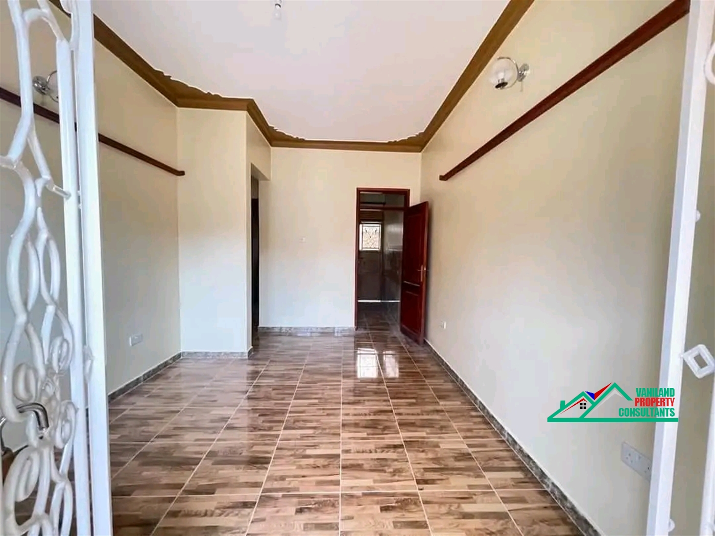 Semi Detached for rent in Mbuyaa Kampala