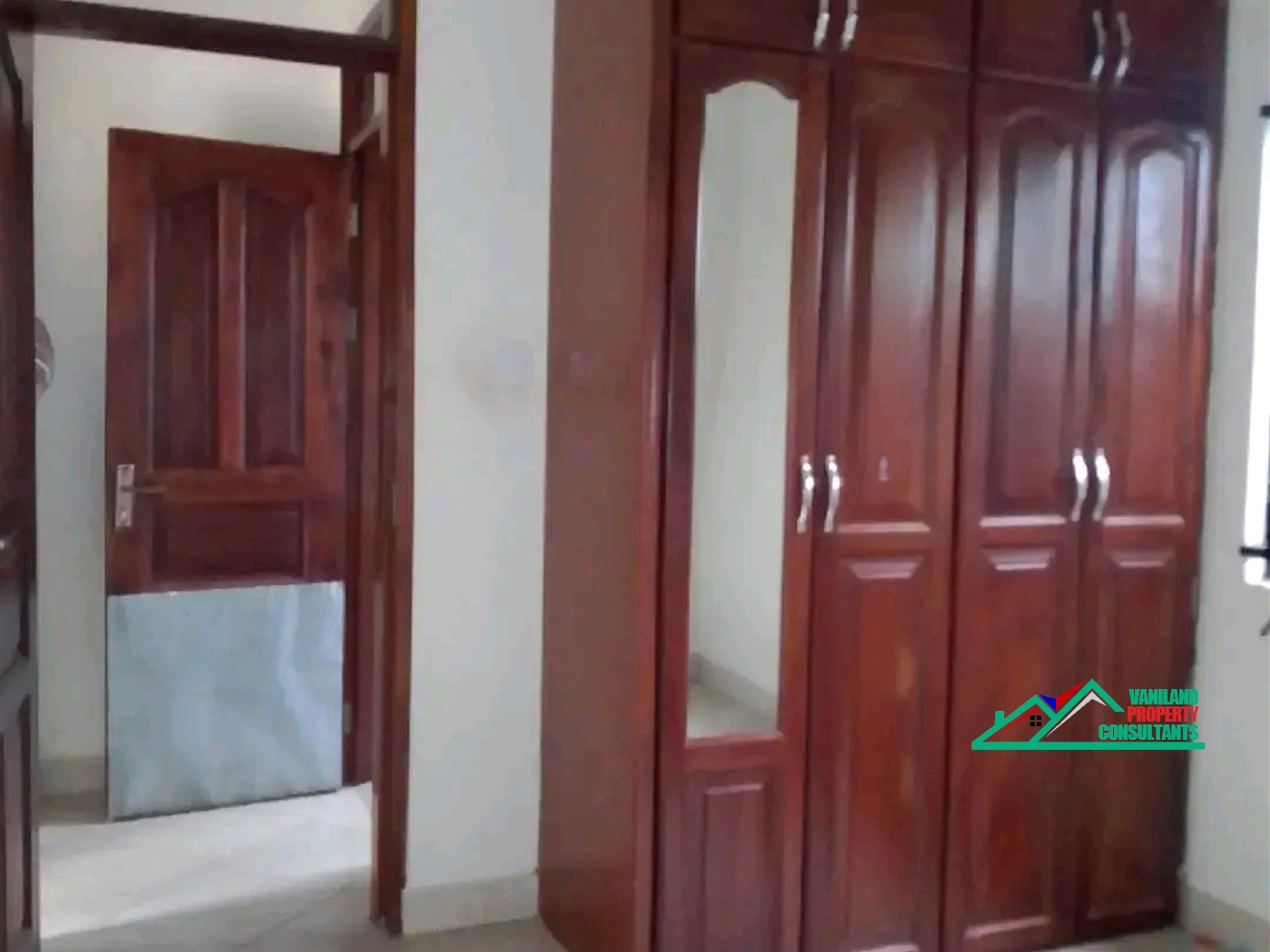 Semi Detached for rent in Mutungo Kampala