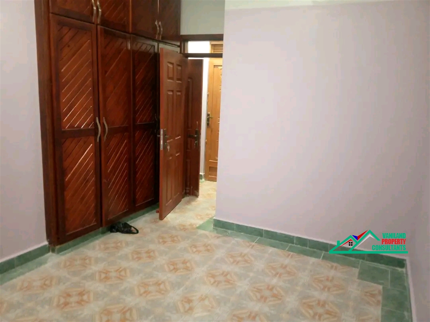 Semi Detached for rent in Mutungo Kampala