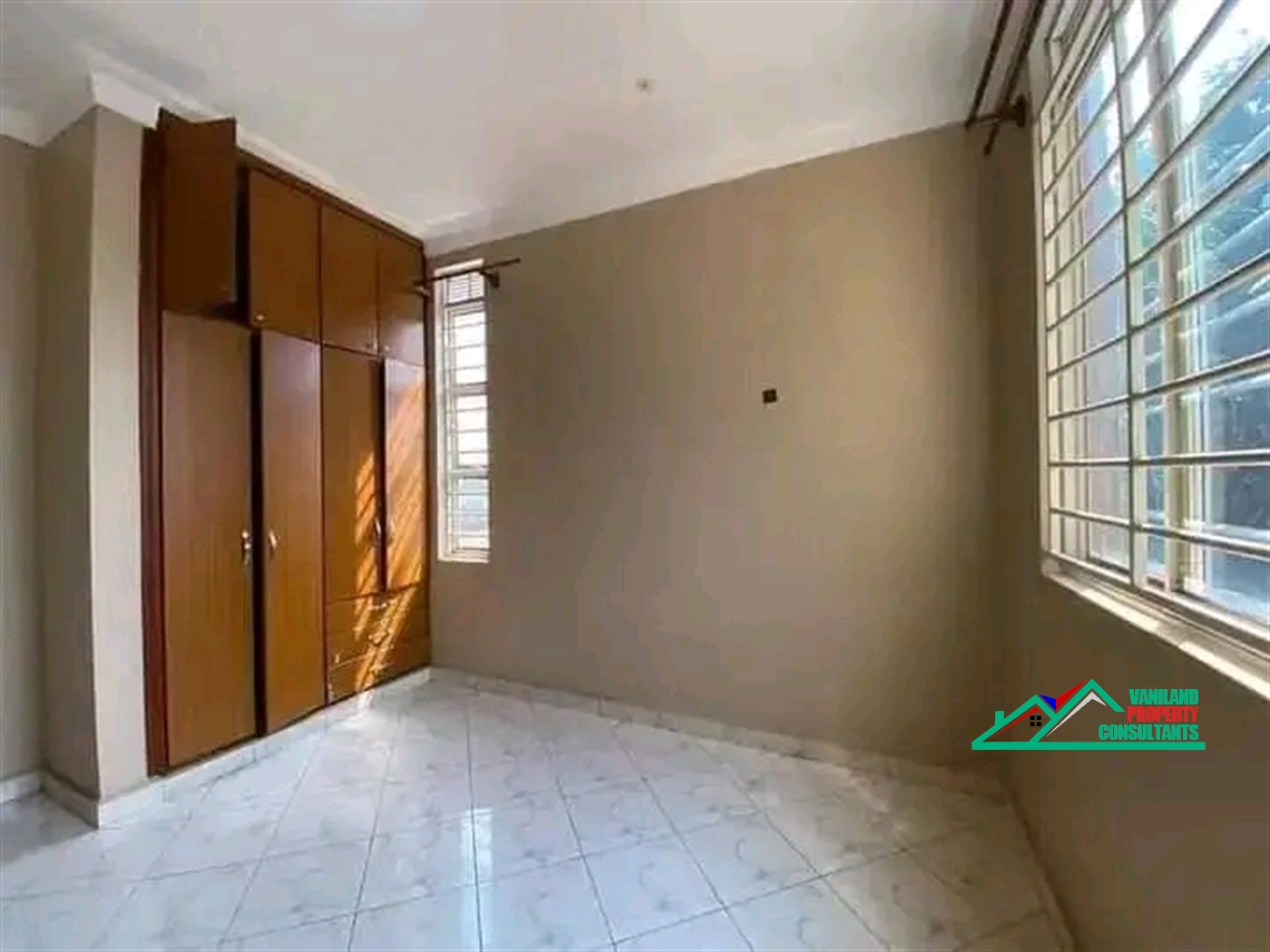 Semi Detached for rent in Mutungo Kampala